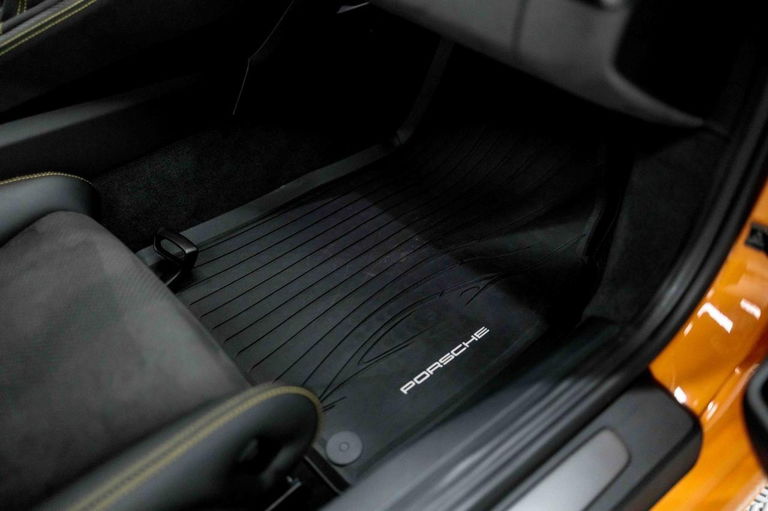 Porsche 718 Cayman GT4 RS