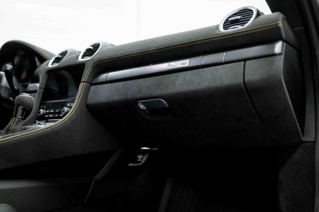 Porsche 718 Cayman GT4 RS