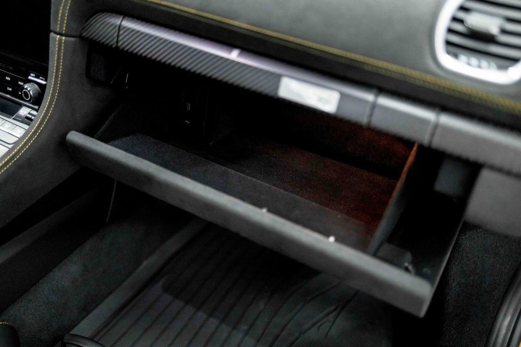 Porsche 718 Cayman GT4 RS