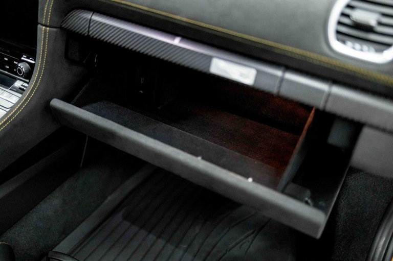 Porsche 718 Cayman GT4 RS