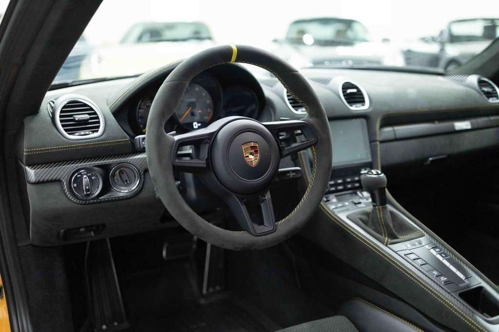 Porsche 718 Cayman GT4 RS