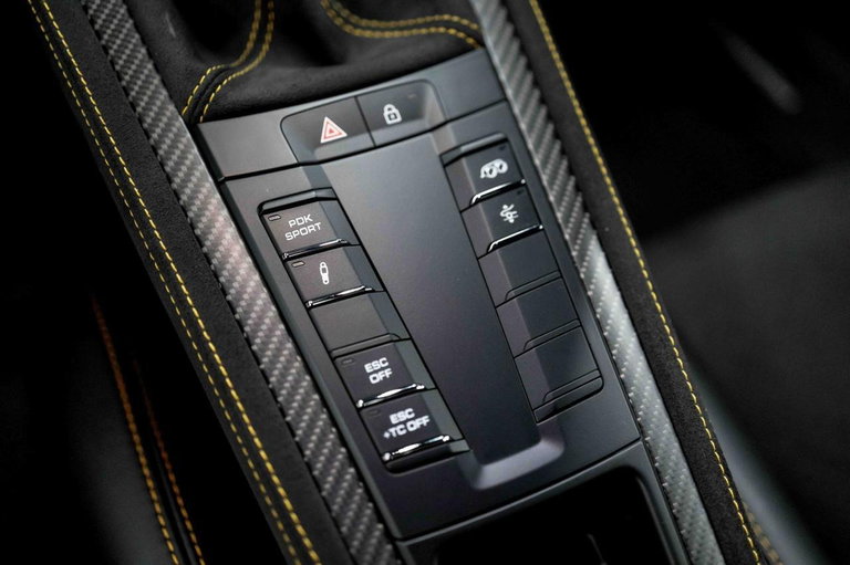 Porsche 718 Cayman GT4 RS