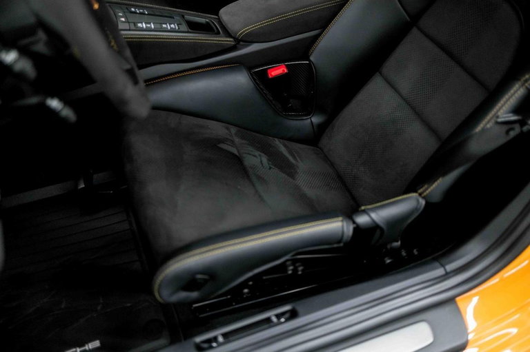 Porsche 718 Cayman GT4 RS