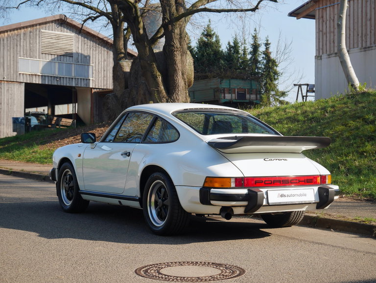 Porsche 911 Carrera 3.2