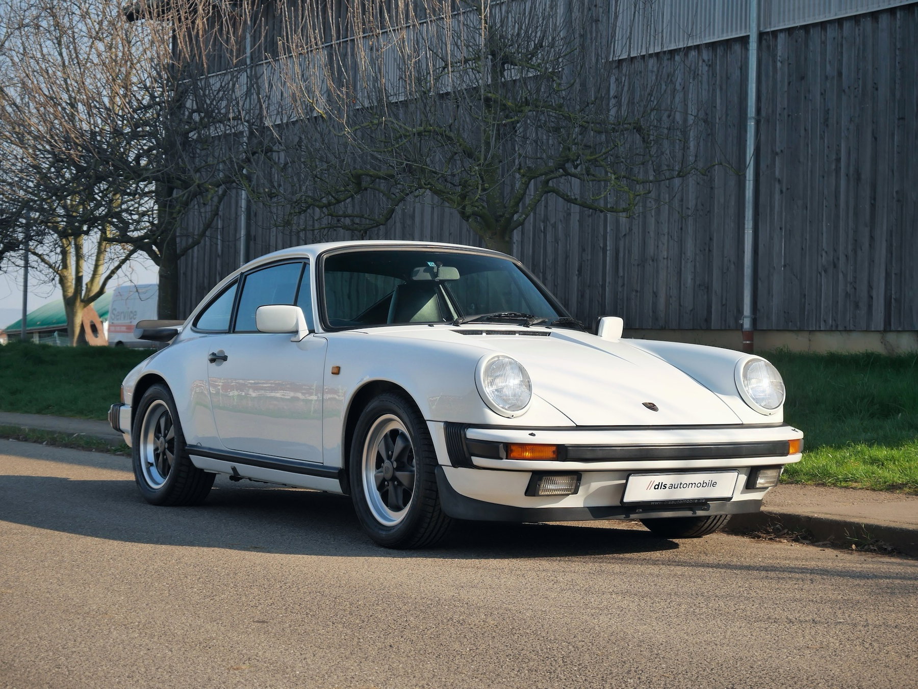 Porsche in Grandprix White 92R - Color Overview - elferspot.com
