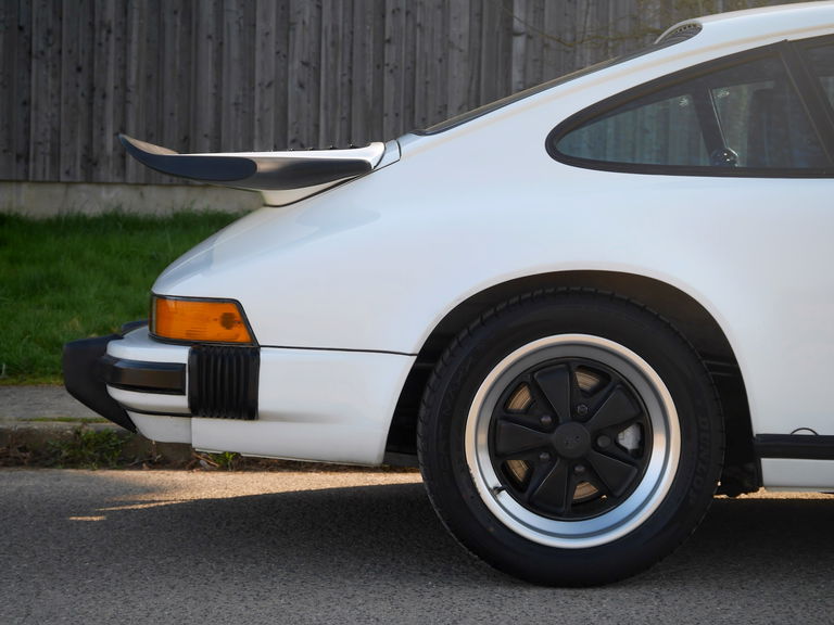 Porsche 911 Carrera 3.2