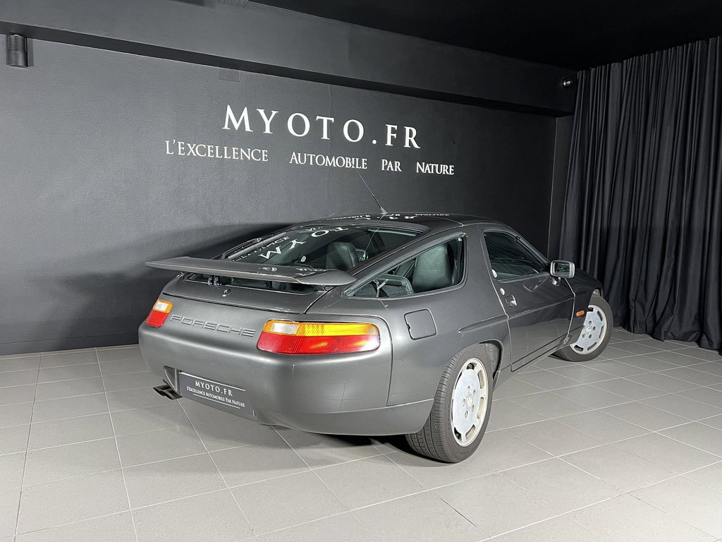 Porsche 928 S4