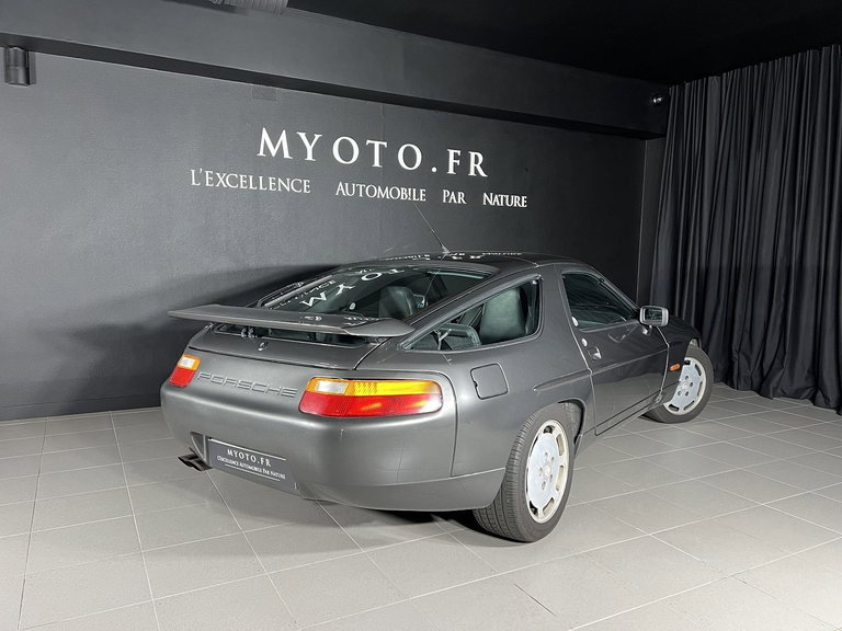 Porsche 928 S4