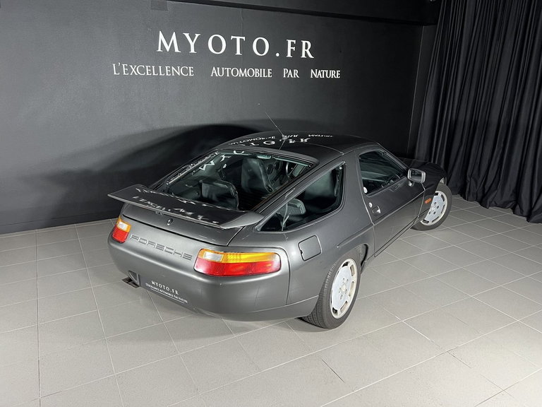 Porsche 928 S4