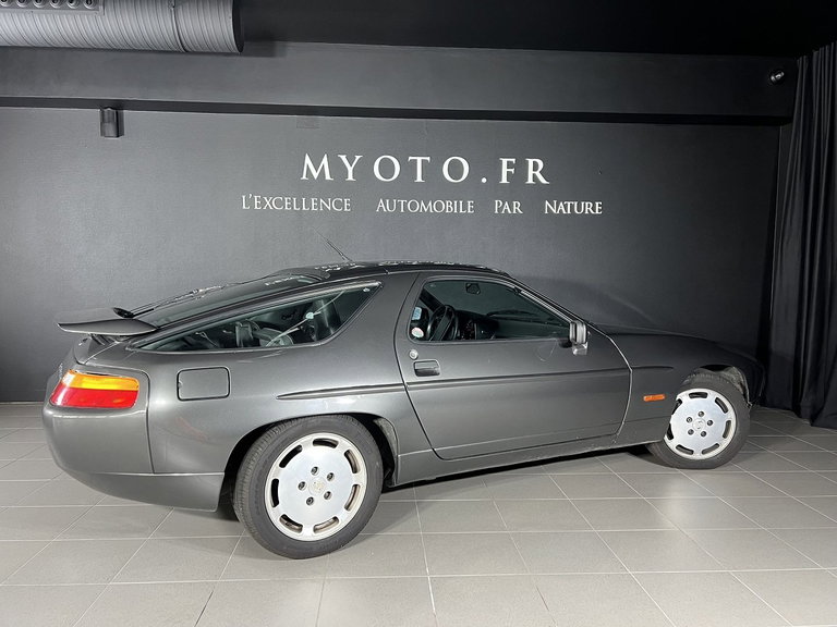 Porsche 928 S4