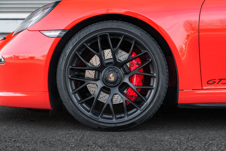 Porsche 991 Carrera GTS
