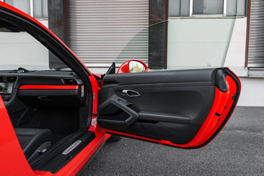Porsche 991 Carrera GTS