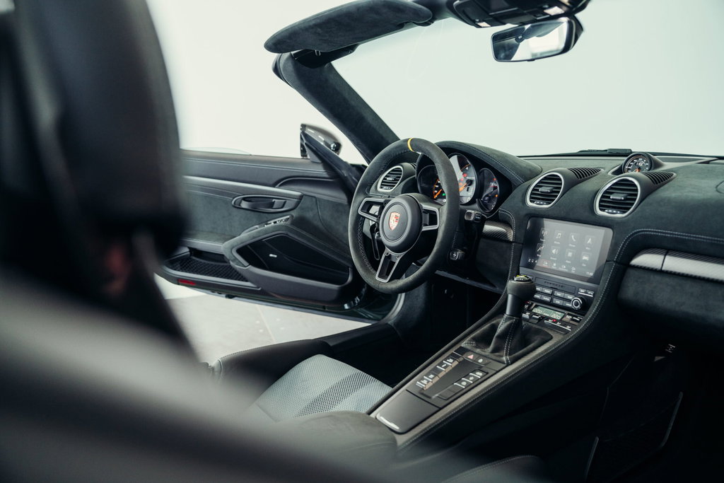 Porsche 718 Spyder RS