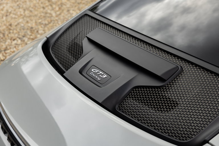 Porsche 992 GT3 Touring