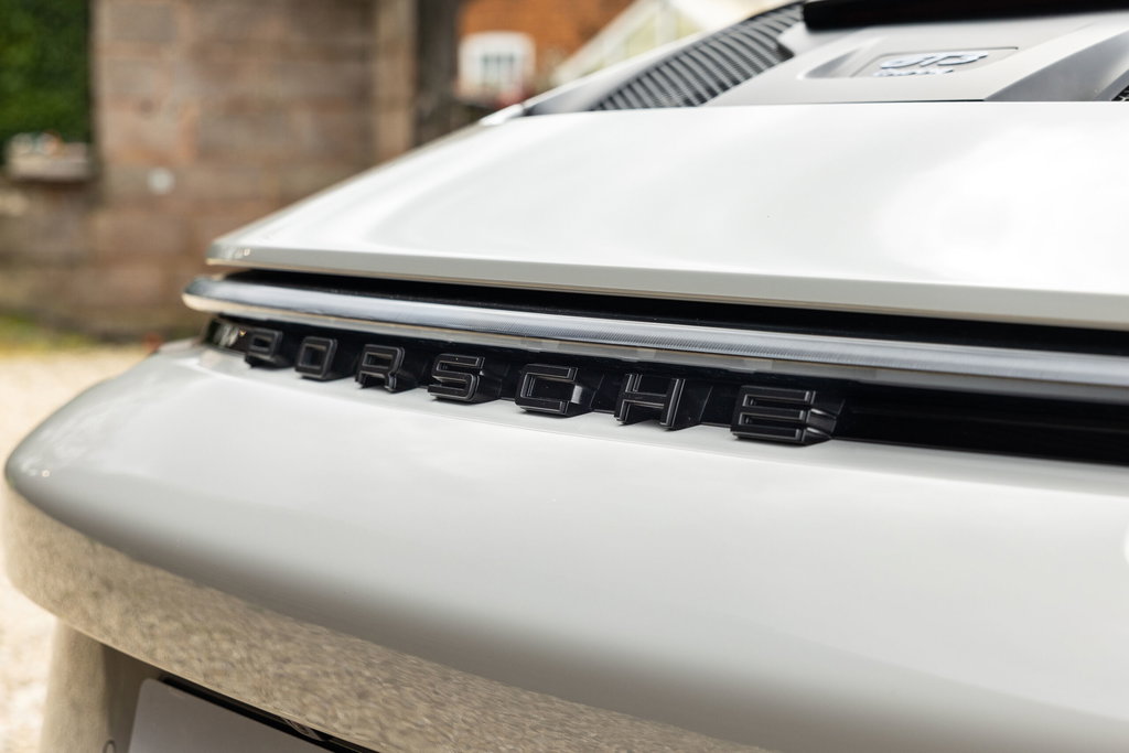 Porsche 992 GT3 Touring