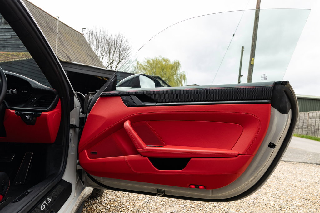 Porsche 992 GT3 Touring