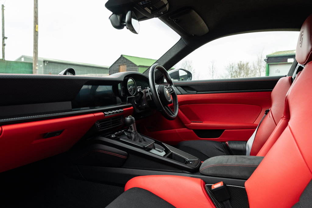 Porsche 992 GT3 Touring