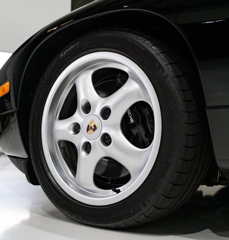 Porsche 928 GTS