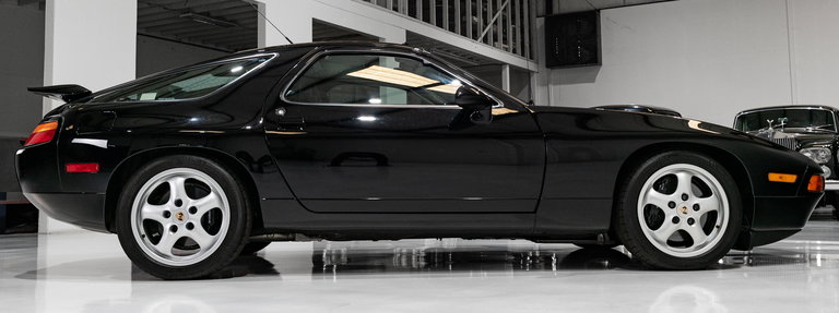 Porsche 928 GTS