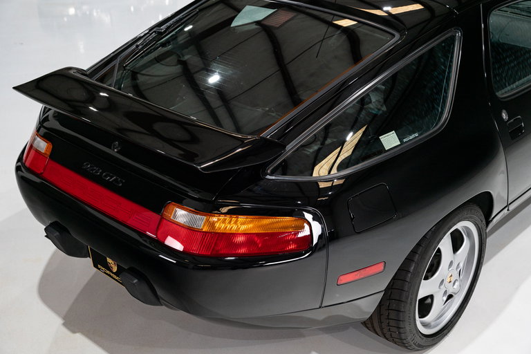 Porsche 928 GTS