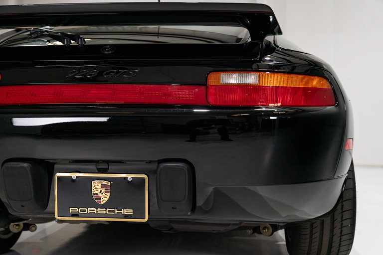 Porsche 928 GTS