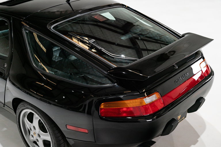 Porsche 928 GTS