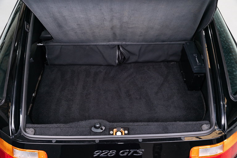 Porsche 928 GTS