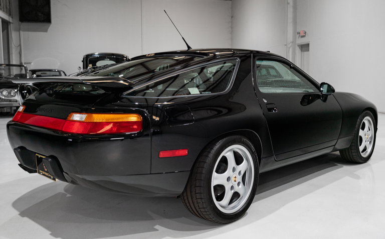 Porsche 928 GTS