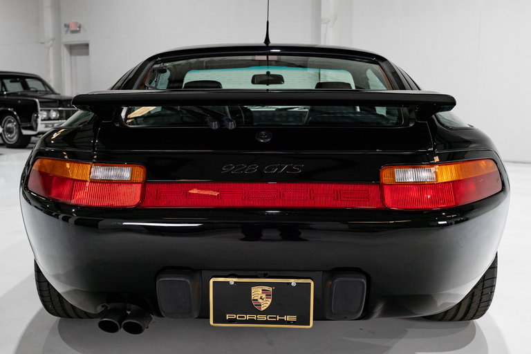 Porsche 928 GTS