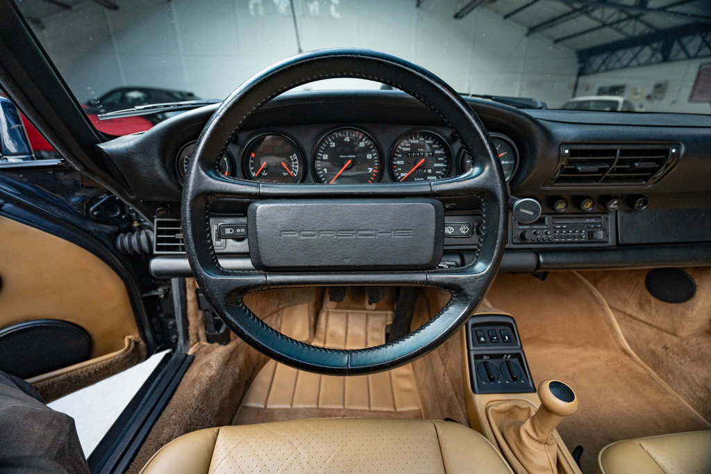 Porsche 964 Carrera 4