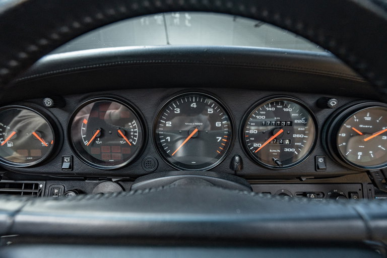 Porsche 964 Carrera 4