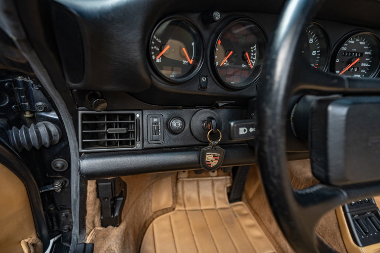 Porsche 964 Carrera 4