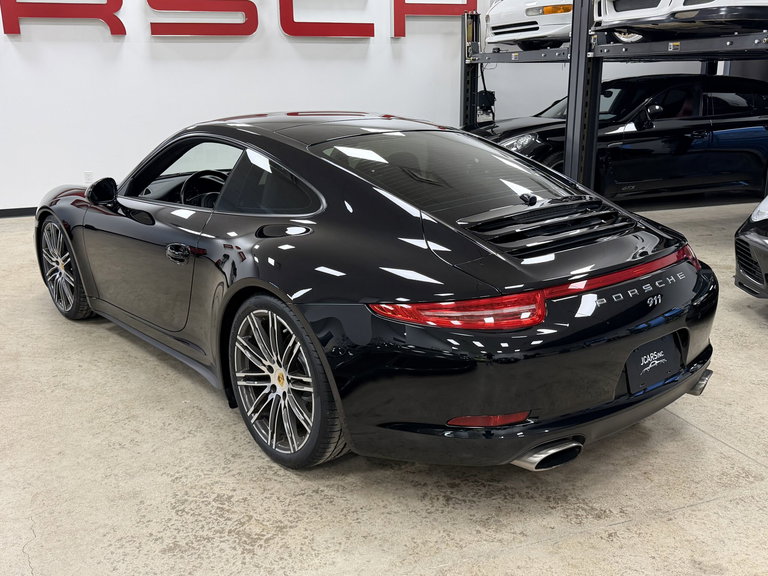 Porsche 991 Carrera 4 Black Edition