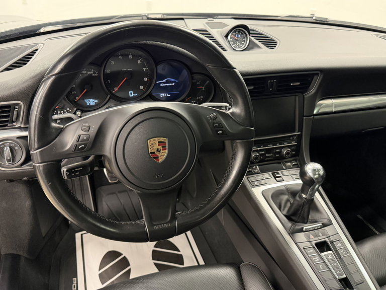 Porsche 991 Carrera 4 Black Edition