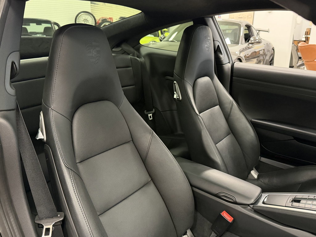 Porsche 991 Carrera 4 Black Edition