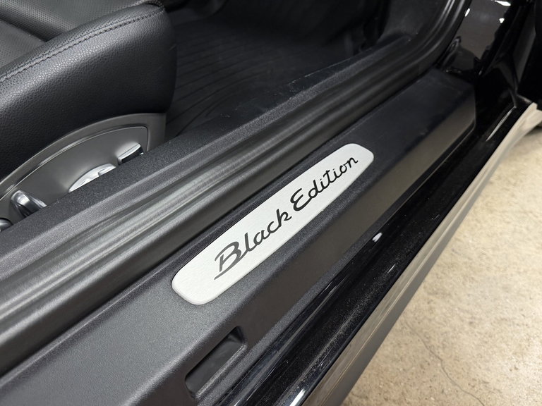 Porsche 991 Carrera 4 Black Edition