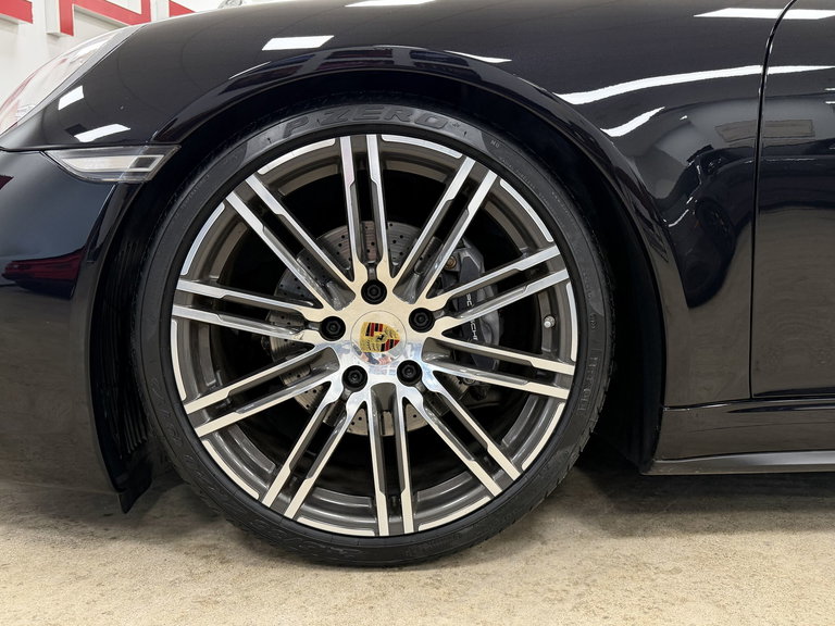 Porsche 991 Carrera 4 Black Edition