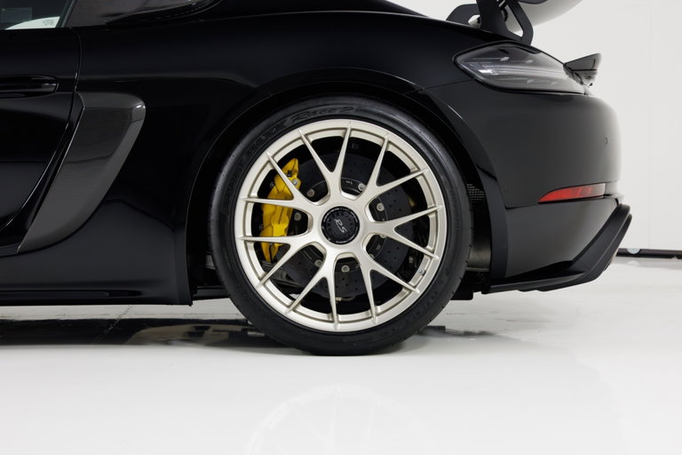 Porsche 718 Cayman GT4 RS