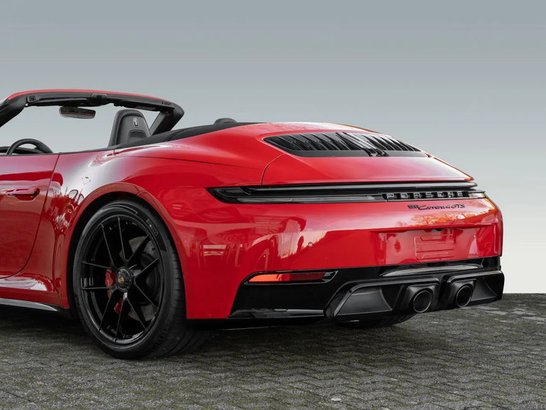 Porsche 992.2 Carrera 4 GTS