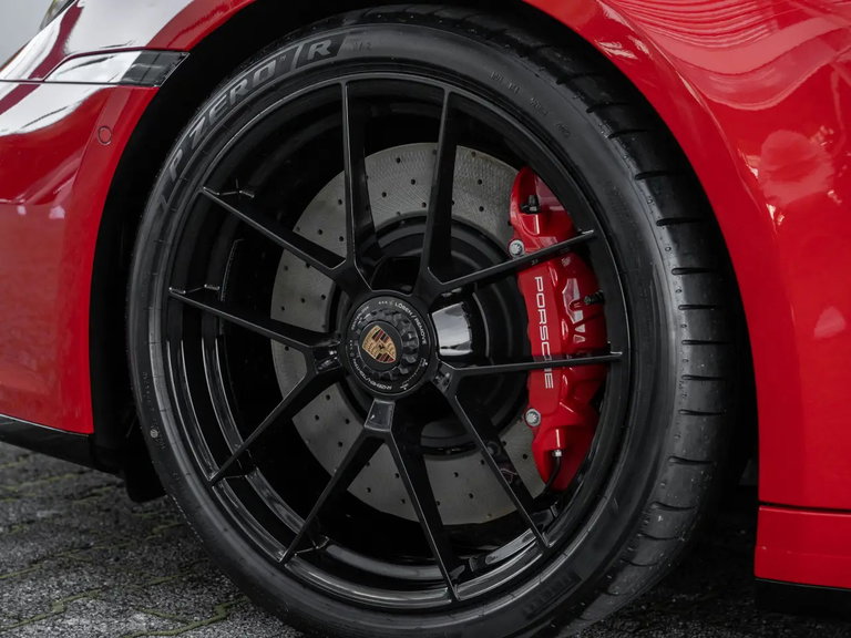 Porsche 992.2 Carrera 4 GTS