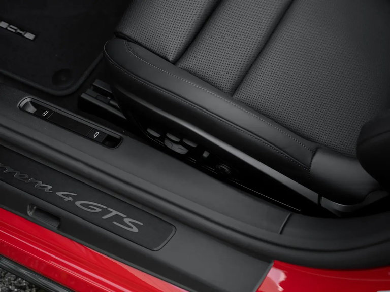 Porsche 992.2 Carrera 4 GTS