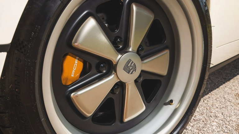 Porsche 911 Reimagined by Singer
