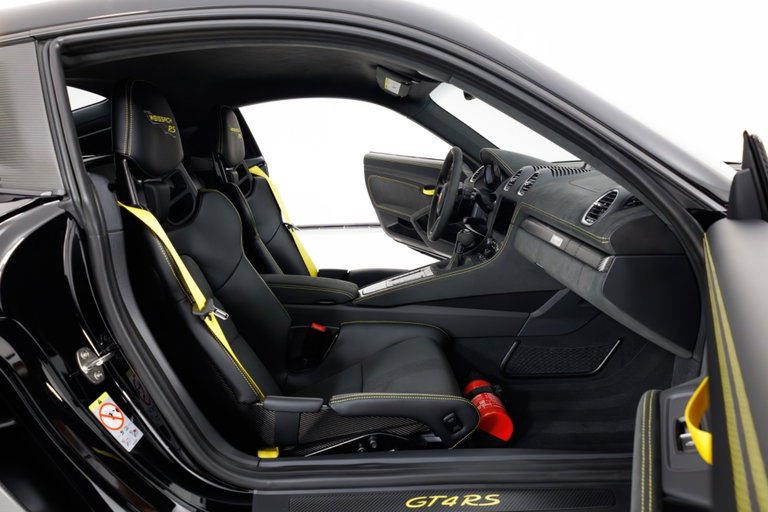 Porsche 718 Cayman GT4 RS