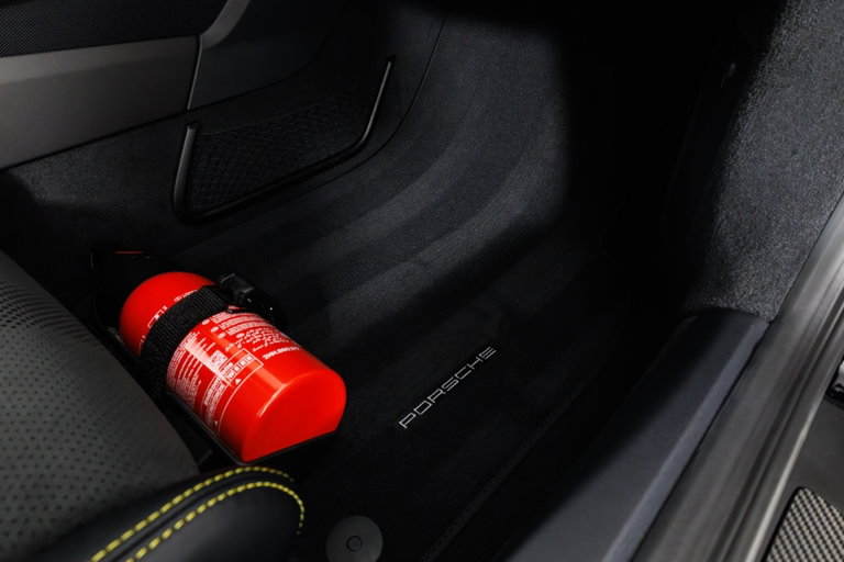 Porsche 718 Cayman GT4 RS