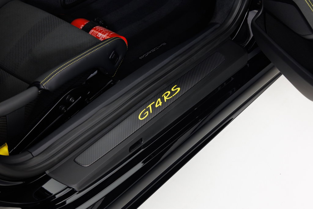 Porsche 718 Cayman GT4 RS