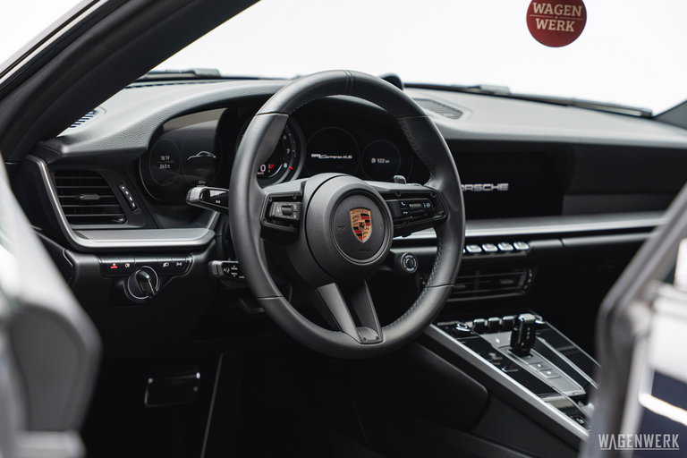 Porsche 992 Carrera 4S