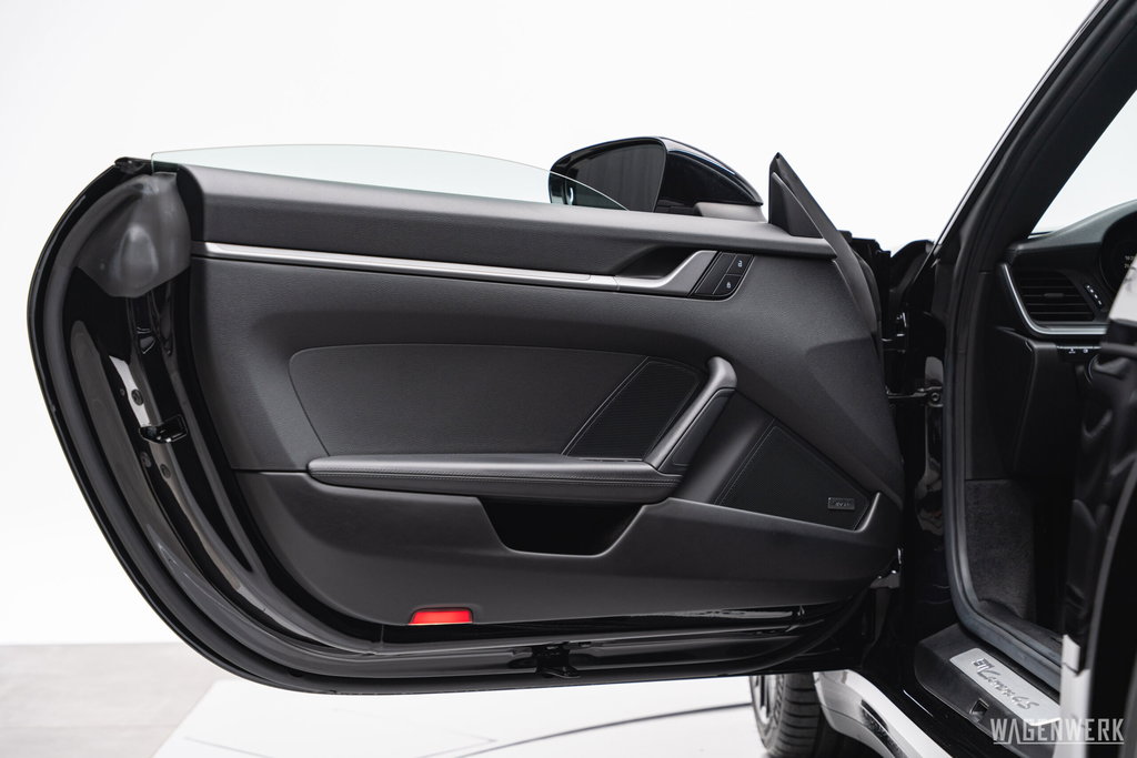 Porsche 992 Carrera 4S