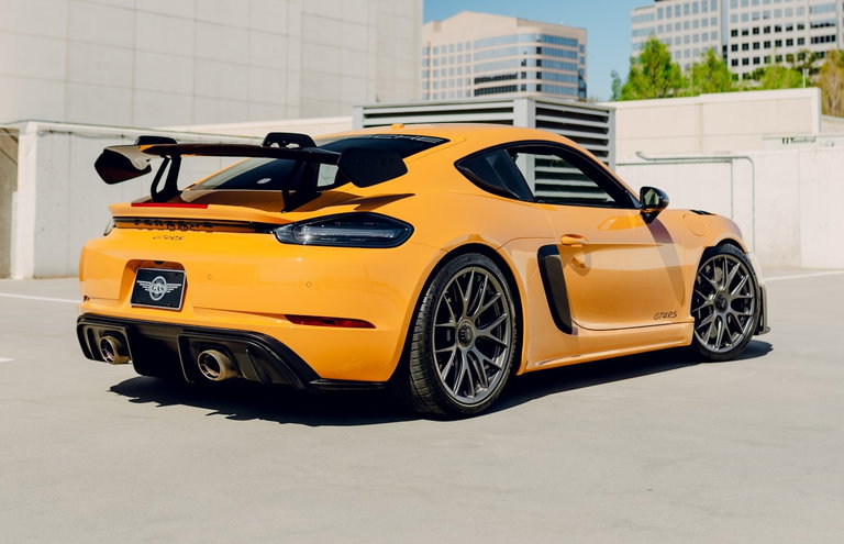 Porsche 718 Cayman GT4 RS