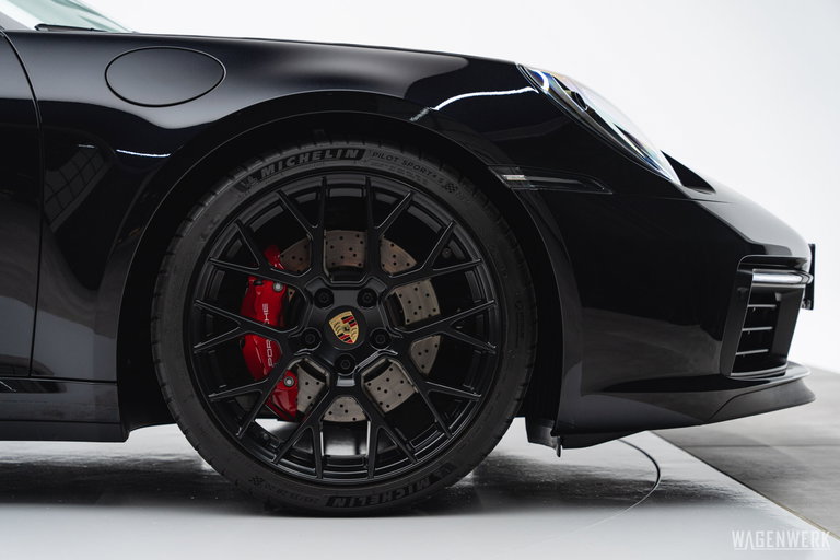 Porsche 992 Carrera 4S