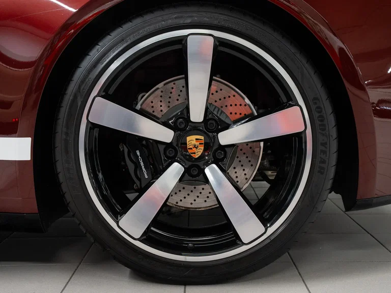 Porsche 992 Heritage Design Edition